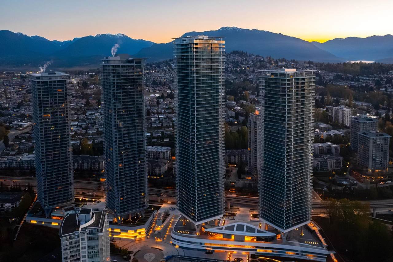 4880 Lougheed Hwy - Photo 1