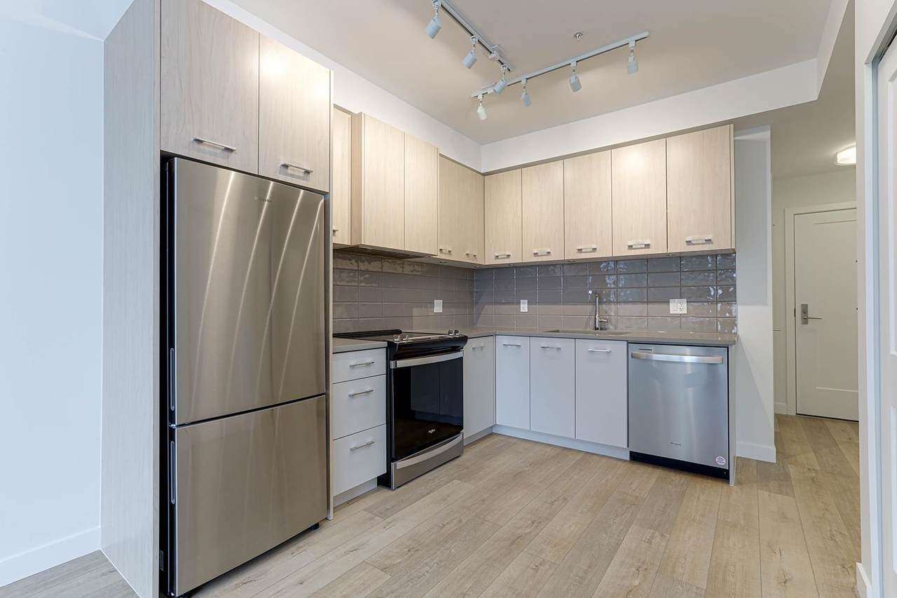 4933 Clarendon Street - Photo 1