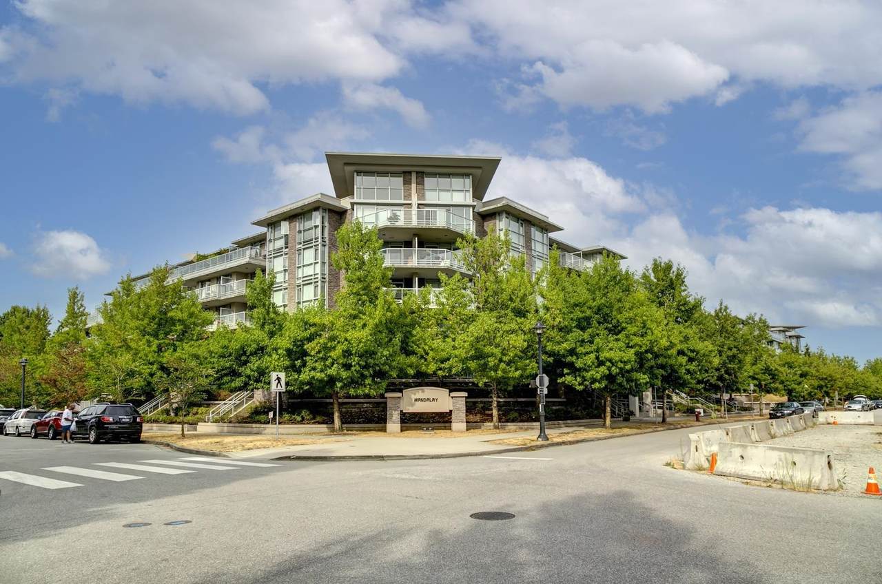 9373 Hemlock Drive - Photo 1