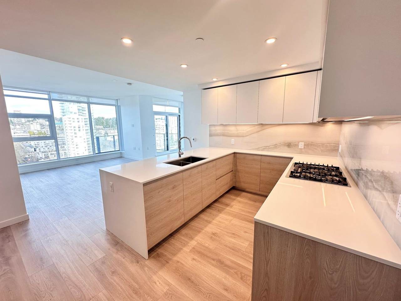 660 Quayside Drive - Photo 1