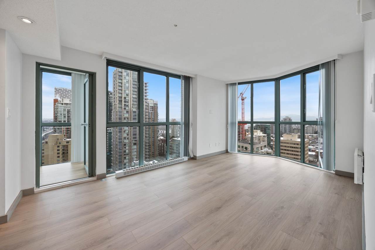 1188 Howe Street - Photo 1