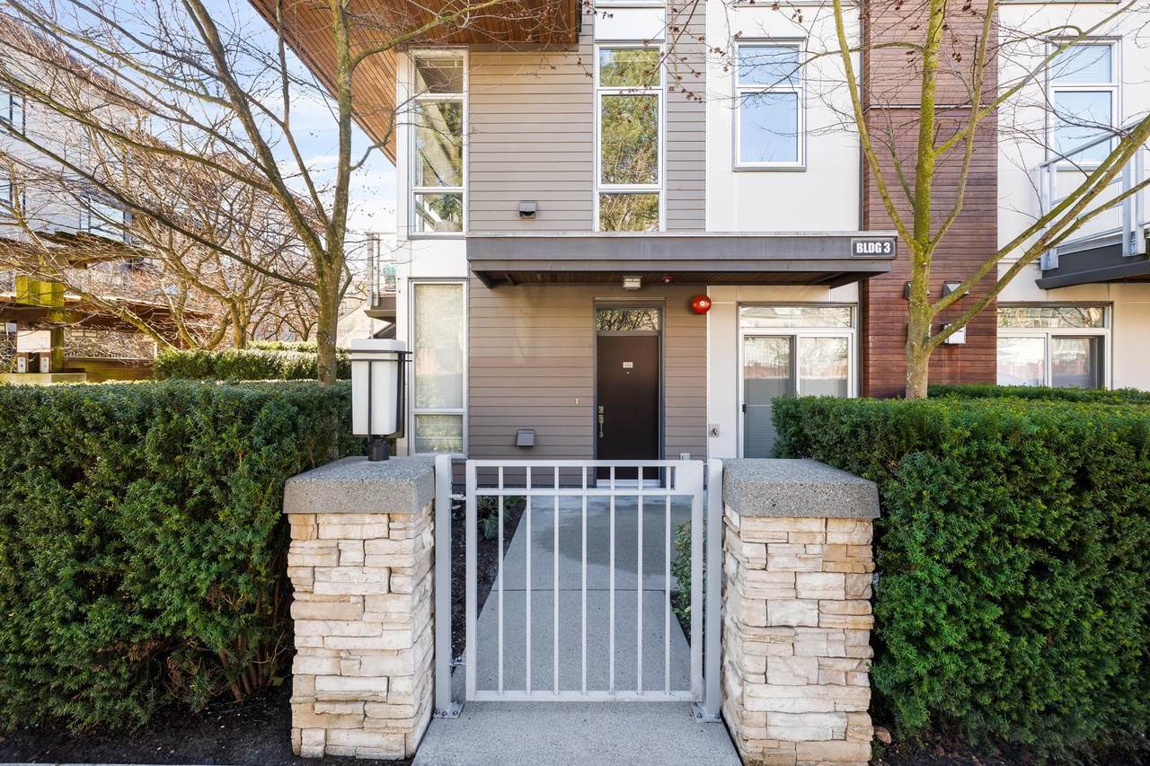 735 15th Street - Photo 1