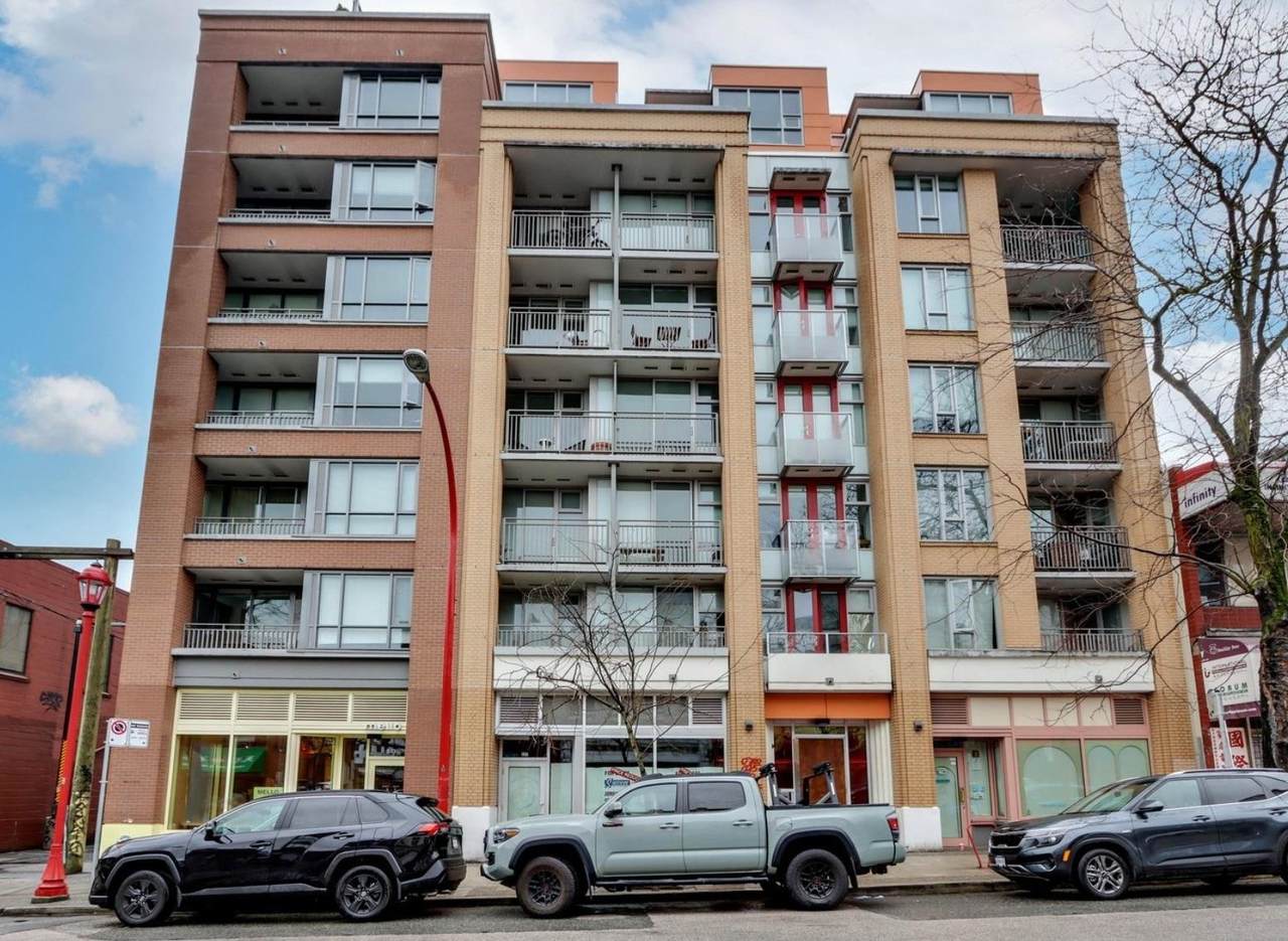 231 Pender Street - Photo 1