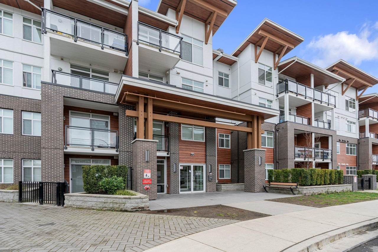 5415 Brydon Crescent - Photo 1