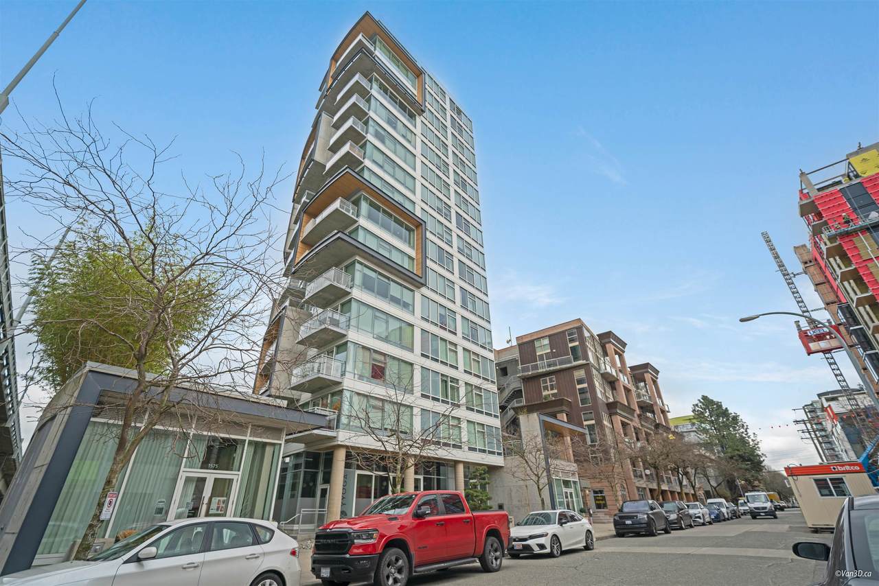 1565 6th Avenue - Photo 1