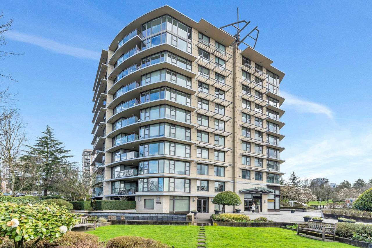 683 Victoria Park - Photo 1