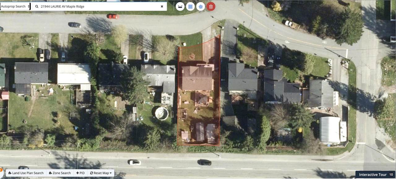 21944 Laurie Avenue - Photo 1