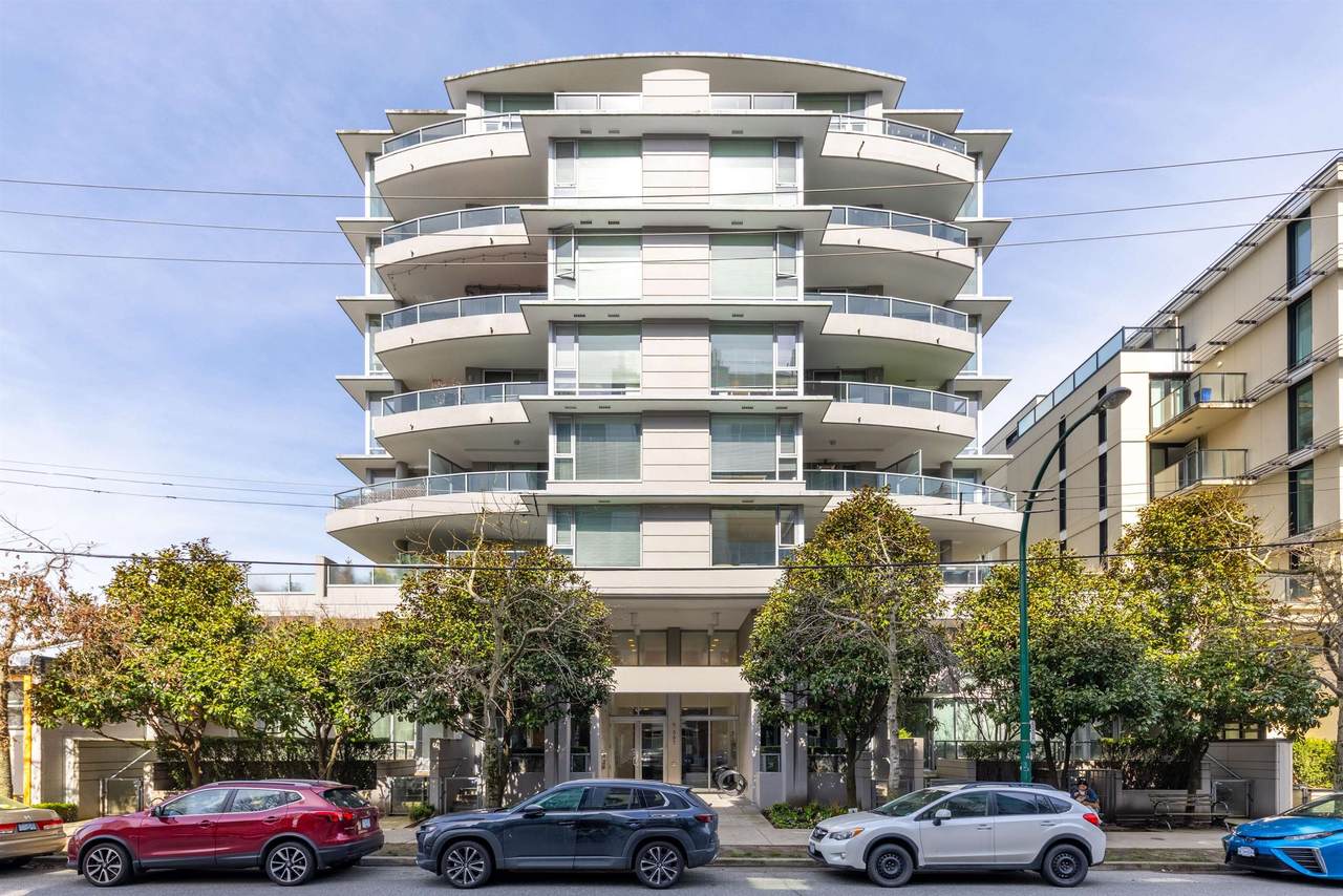 587 7th Avenue - Photo 1