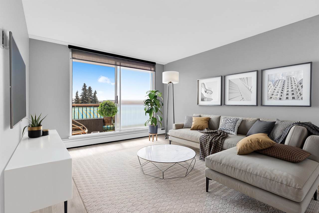 320 Royal Avenue - Photo 1
