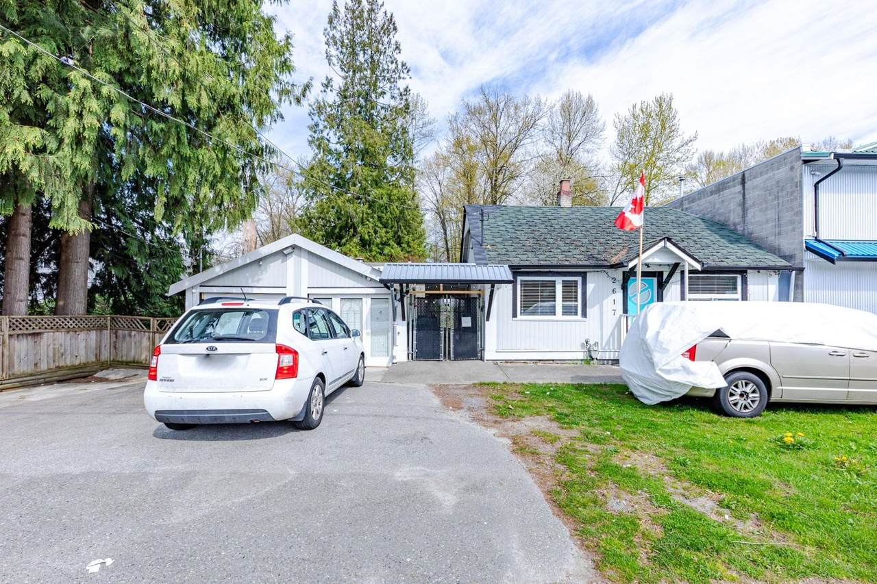 2617 Kingsway Avenue - Photo 1
