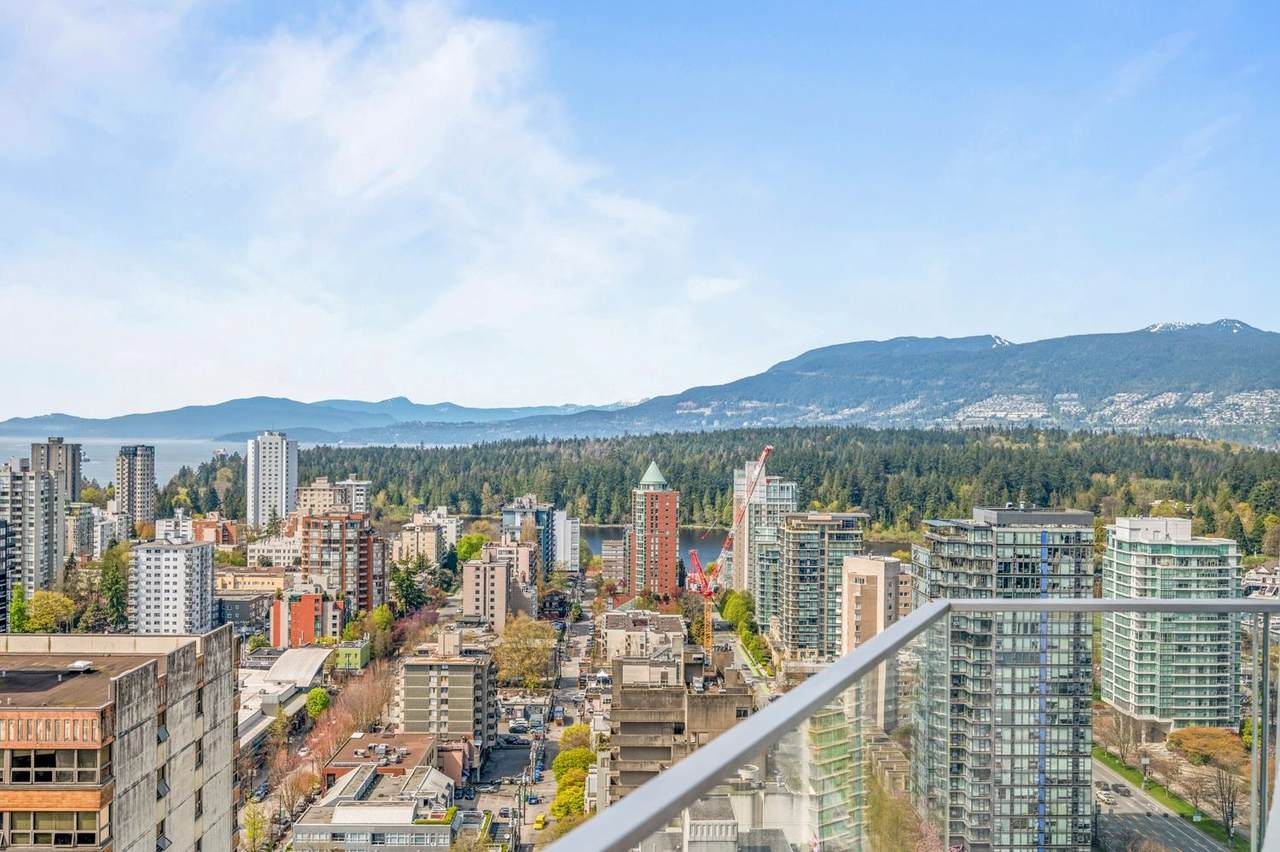 1568 Alberni Street - Photo 1