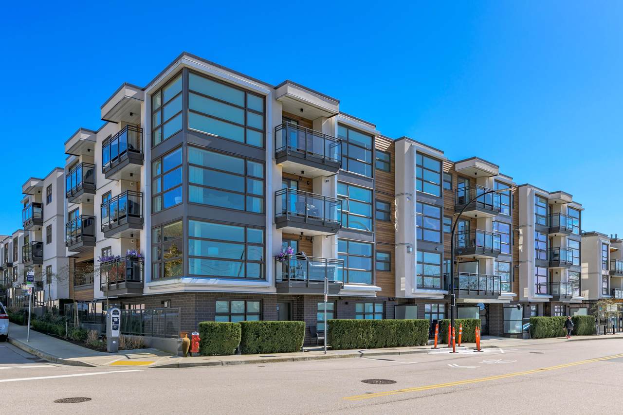 1160 Oxford Street - Photo 1