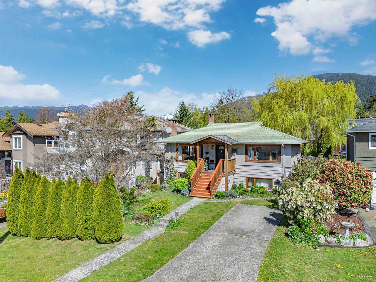 430 Kings Road - Photo 1