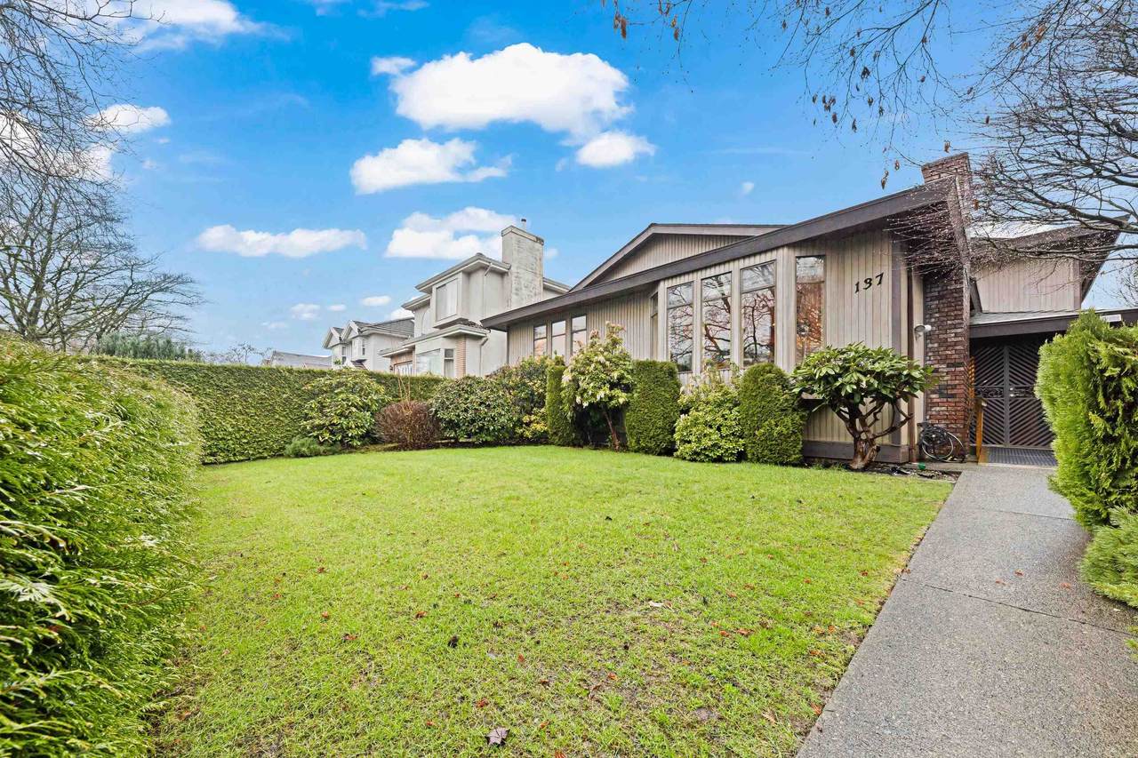 137 Woodstock Avenue - Photo 1