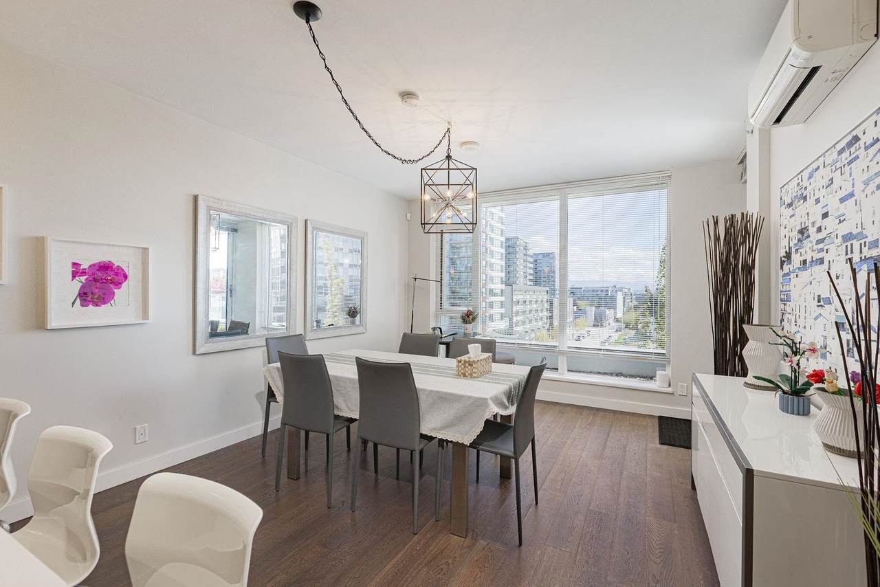 5511 Hollybridge Way - Photo 1