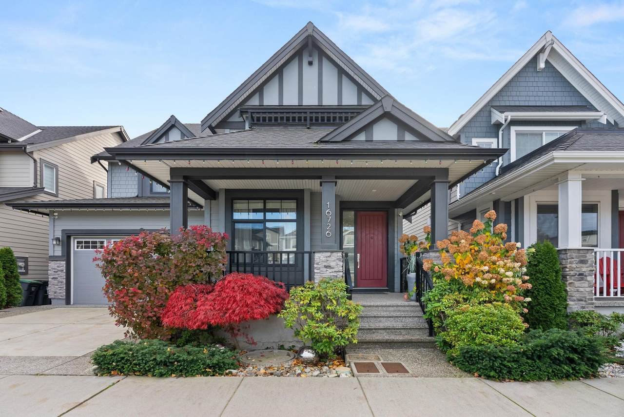 16726 18 Avenue - Photo 1