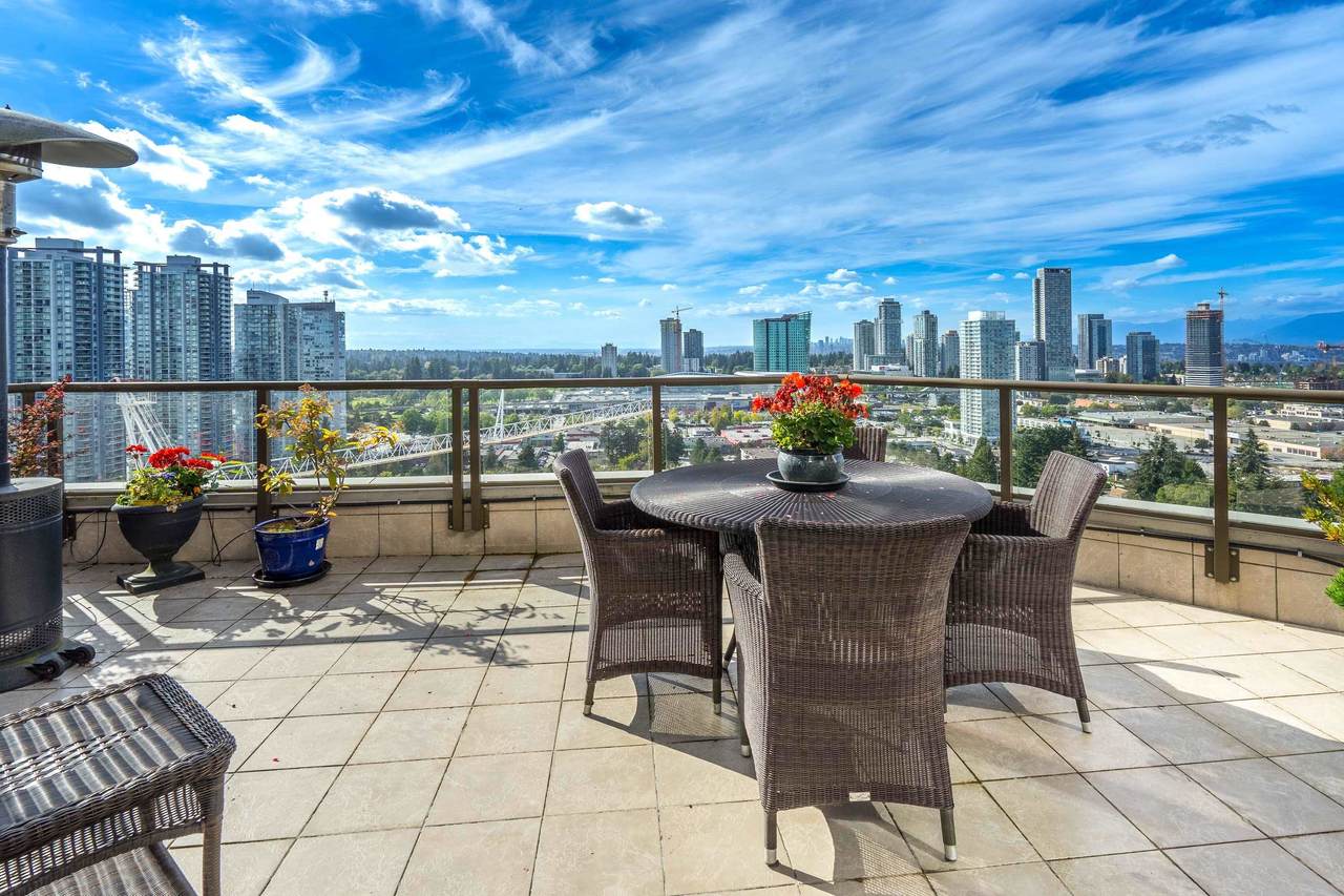 13880 101 Avenue - Photo 1