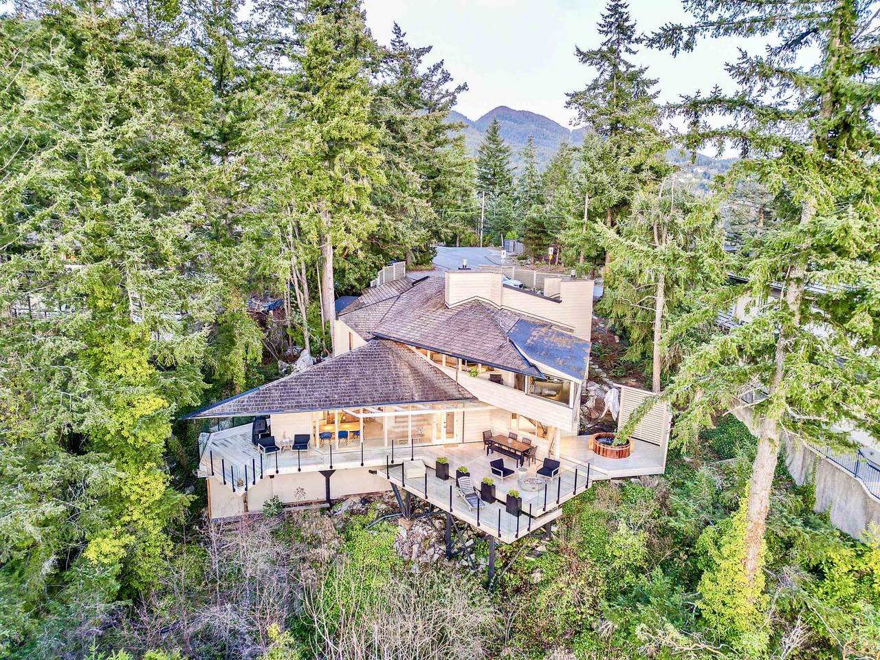 6011 Eagleridge Drive - Photo 1