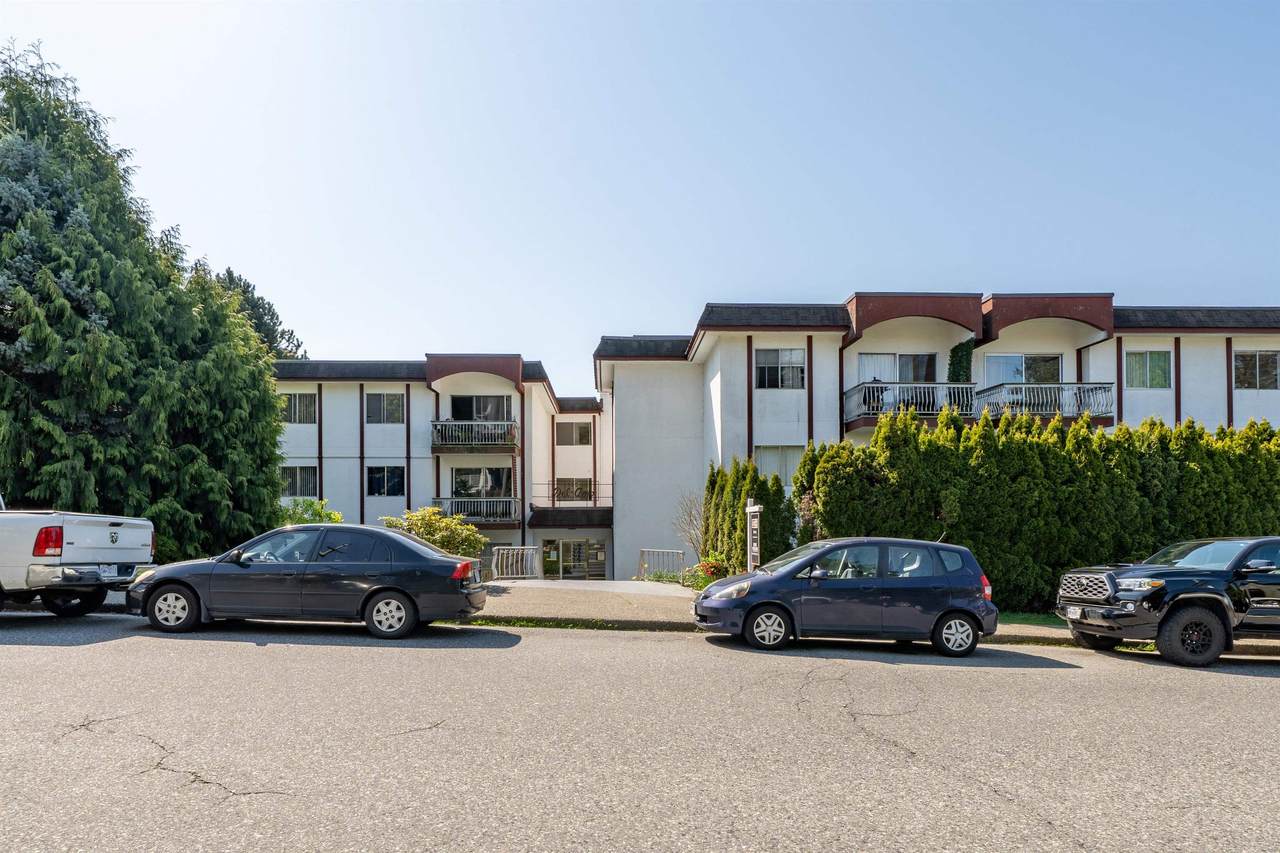 135 21st Street - Photo 1