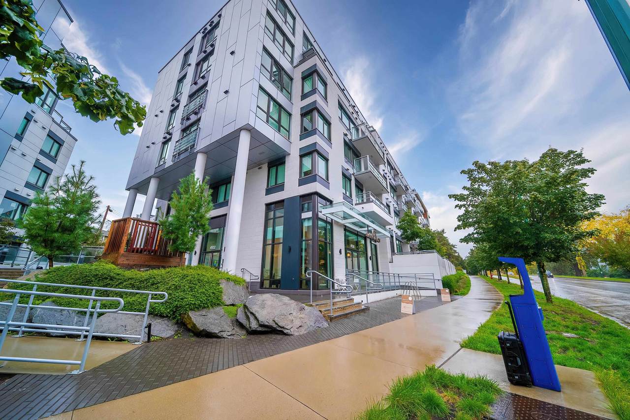 4932 Cambie Street - Photo 1