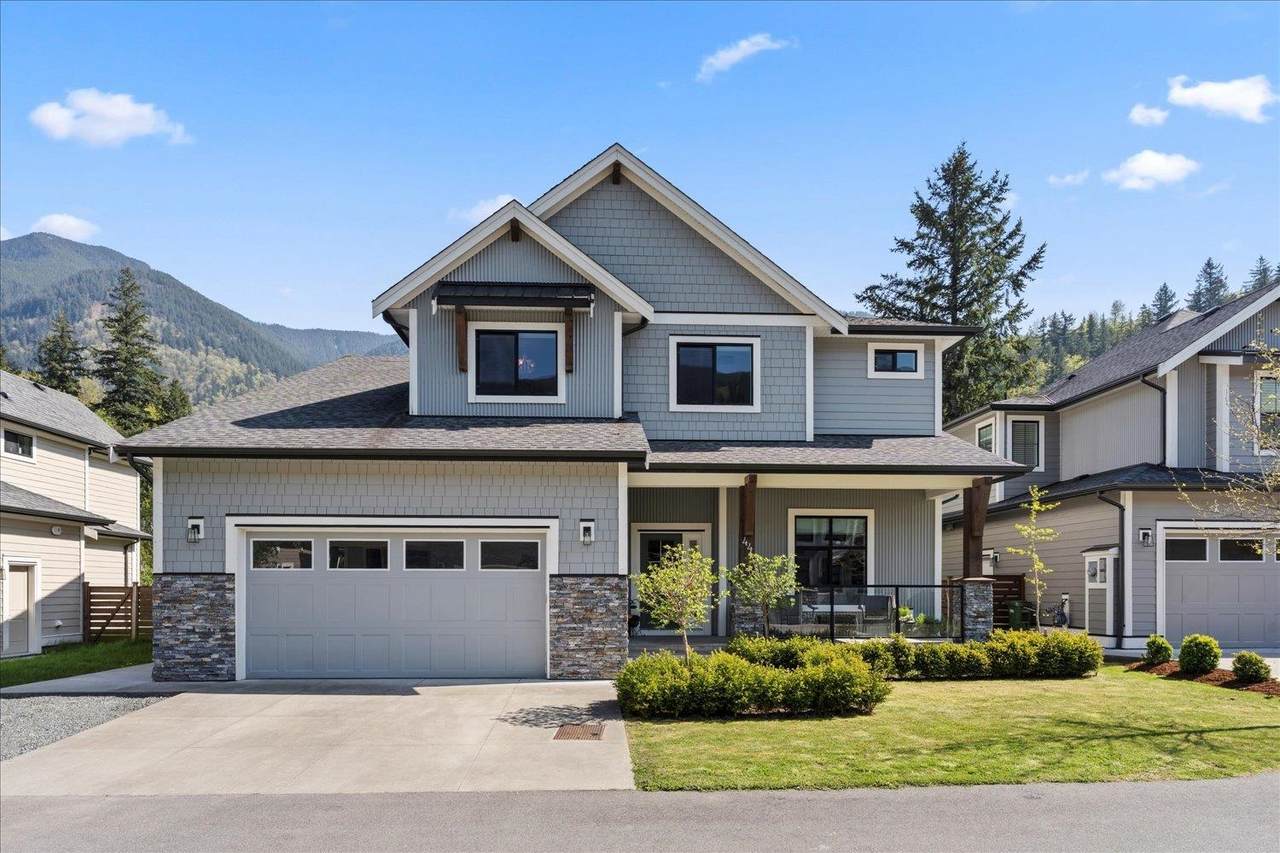 1885 Columbia Valley Road - Photo 1