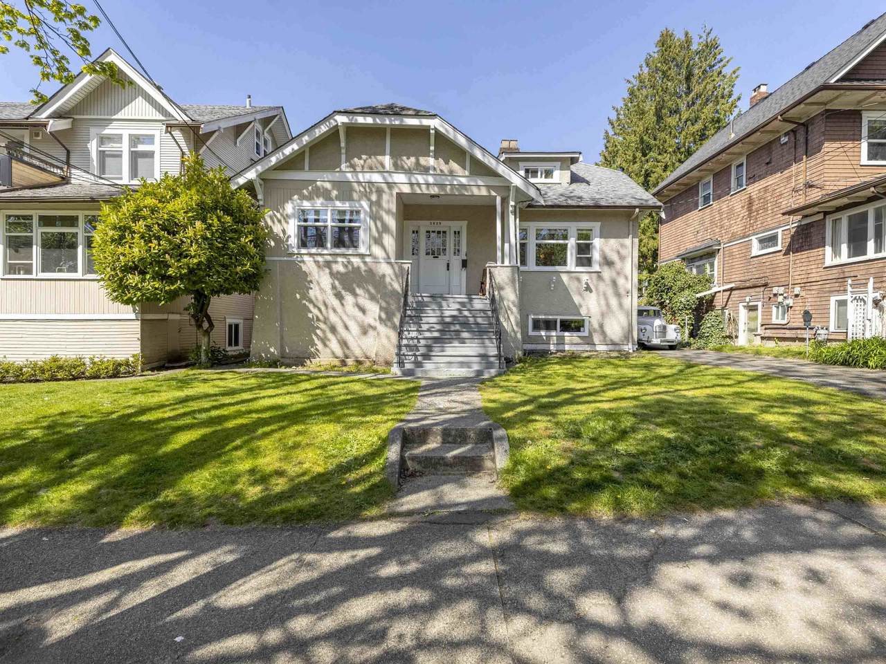 2325 8th Avenue - Photo 1
