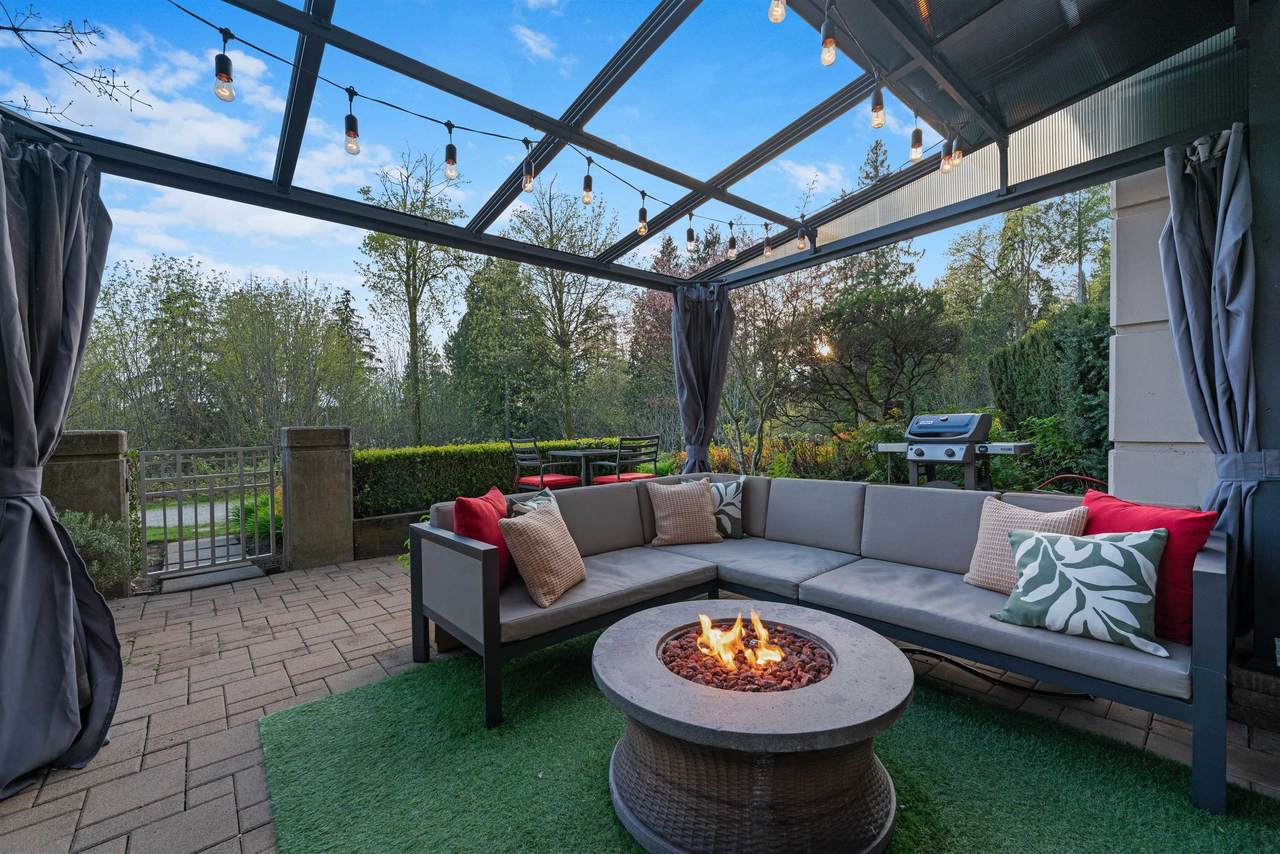 560 Raven Woods Drive - Photo 1