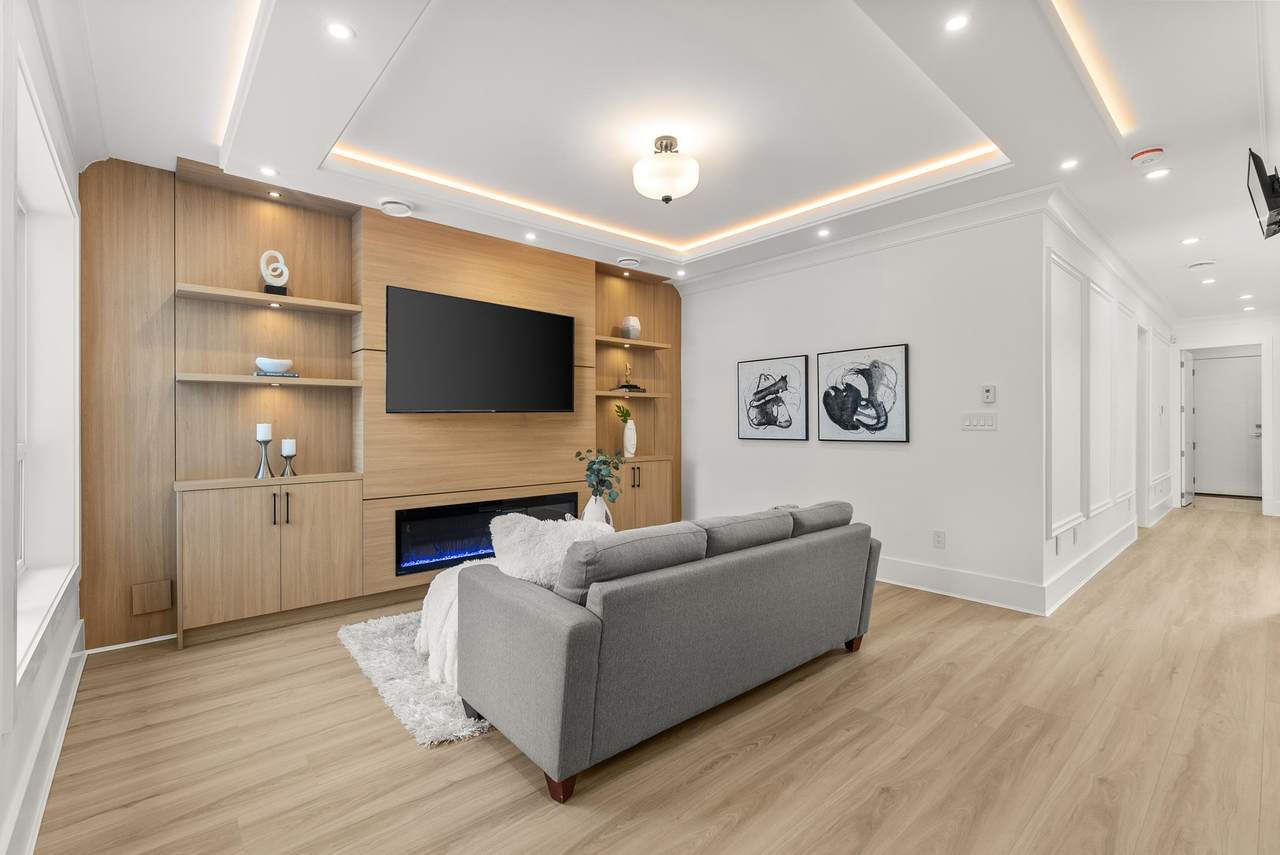 3715 Garry Street - Photo 1