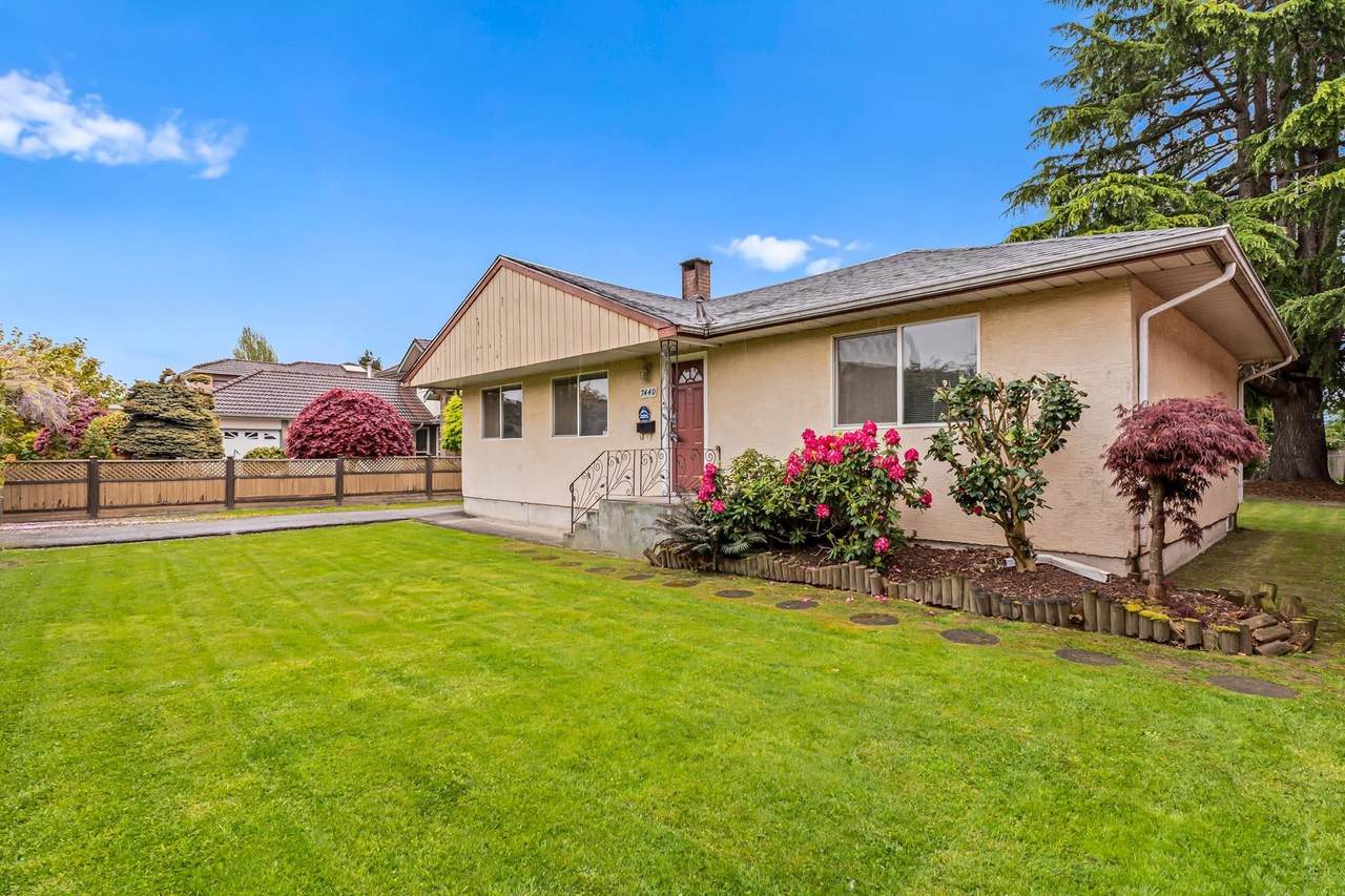 7440 Belair Drive - Photo 1