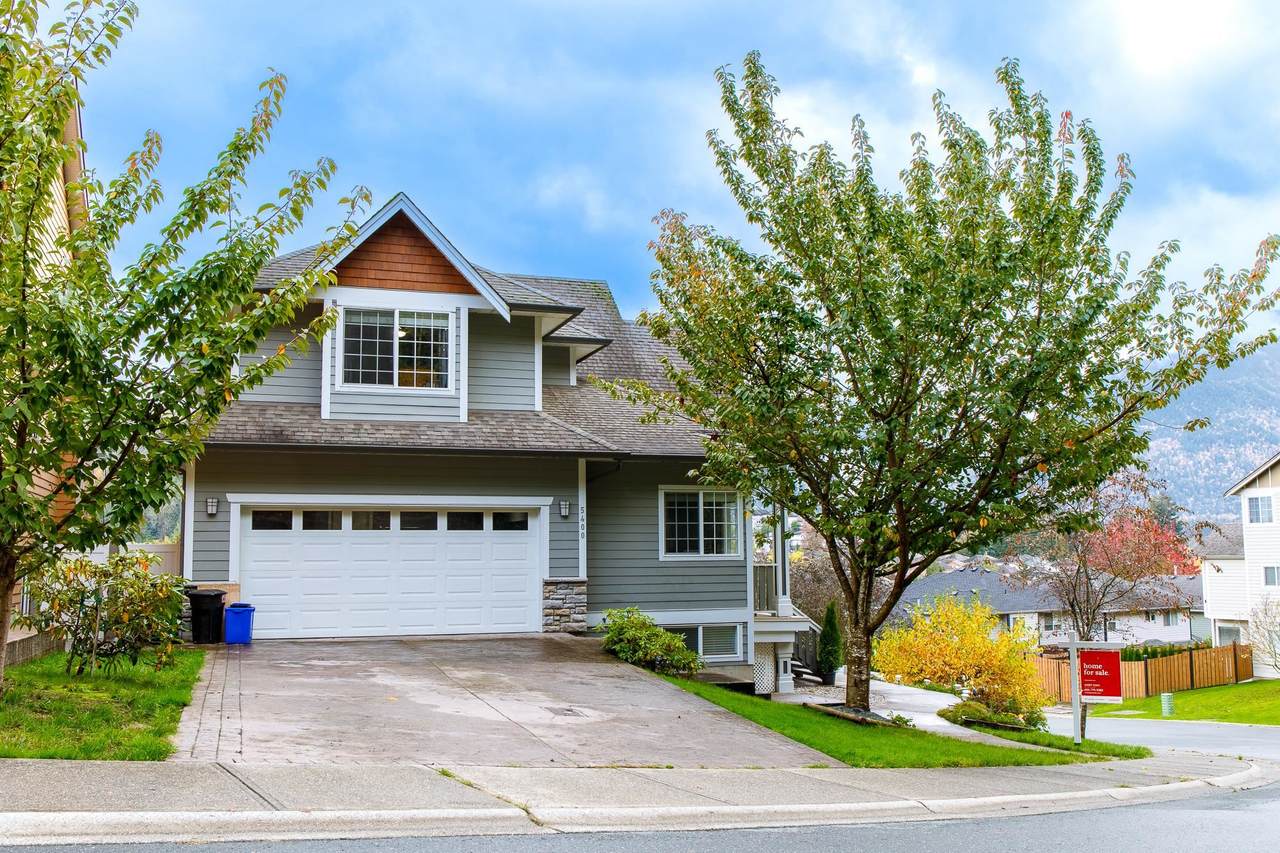 5400 Cherrywood Drive - Photo 1