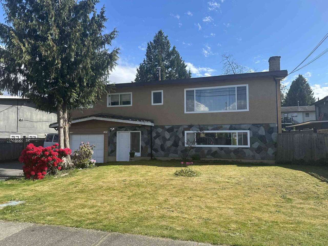 11654 88 Avenue - Photo 1