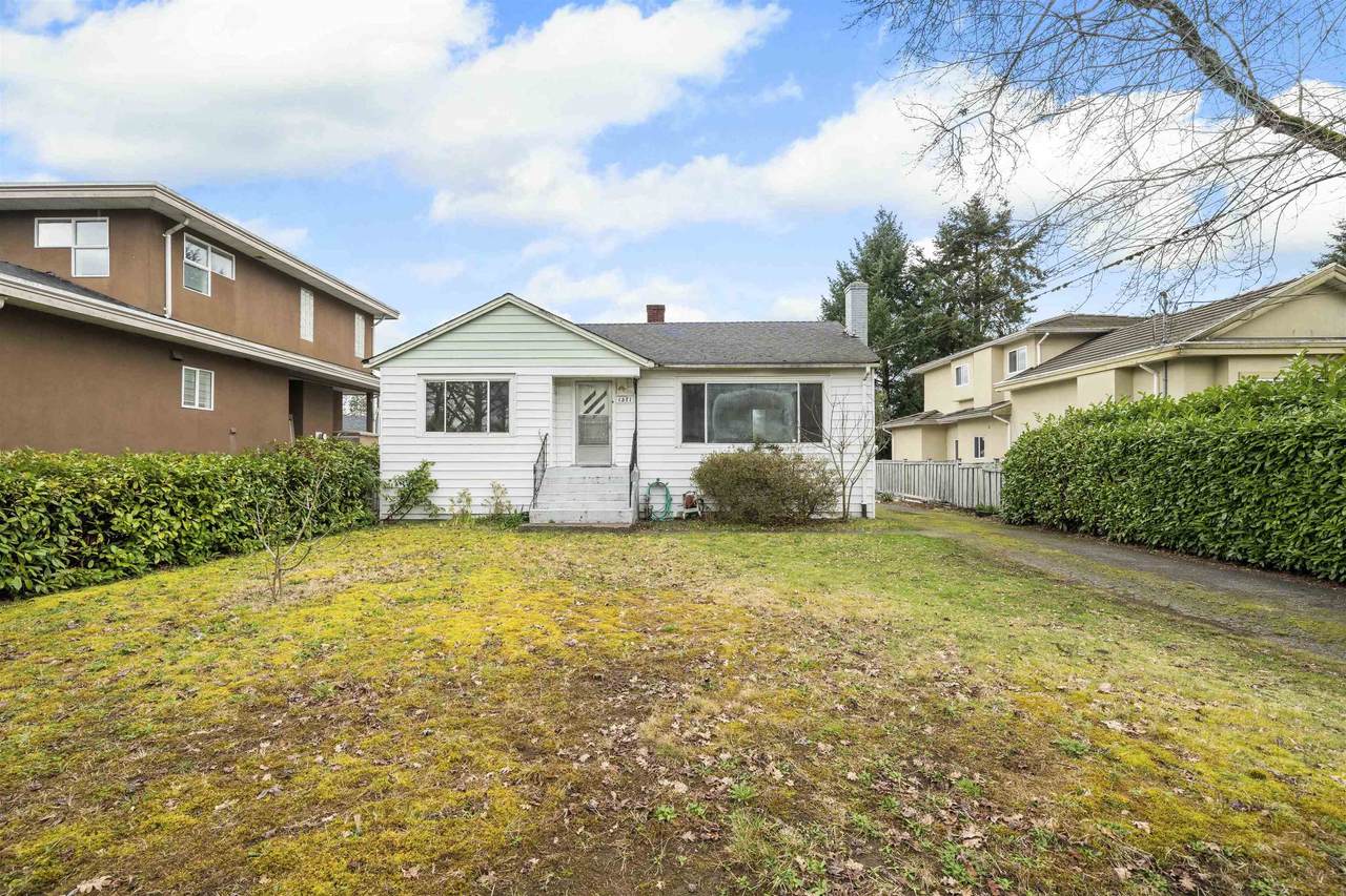 1371 Duthie Avenue - Photo 1