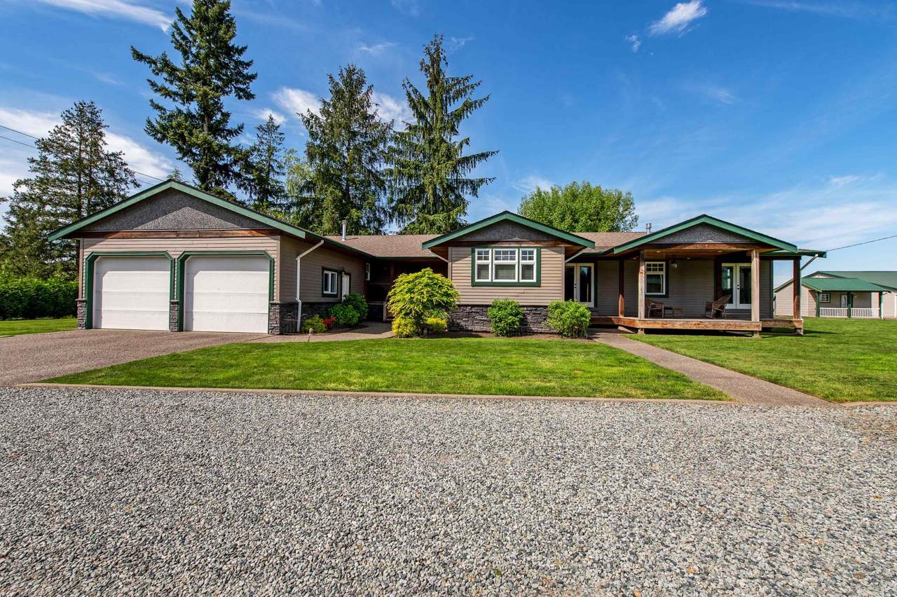 22285 64 Avenue - Photo 1