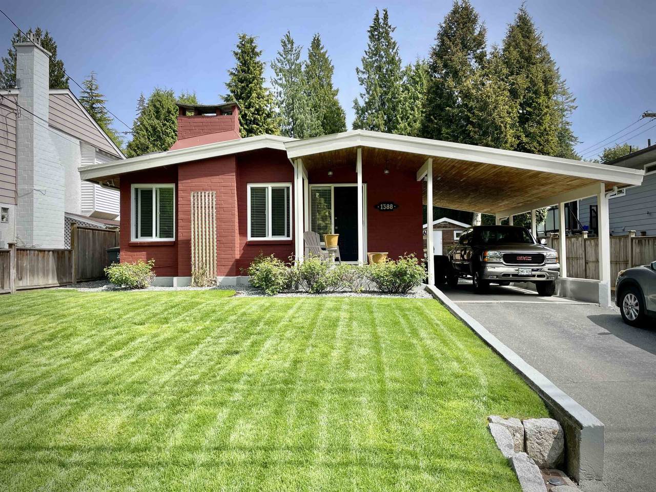 1388 128 Street - Photo 1