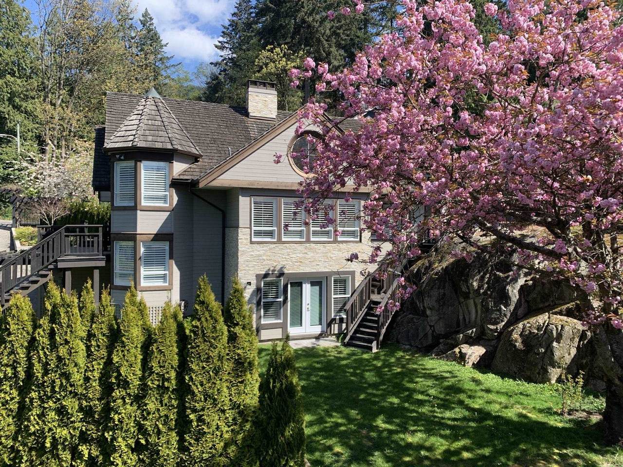 4001 Rose Crescent - Photo 1