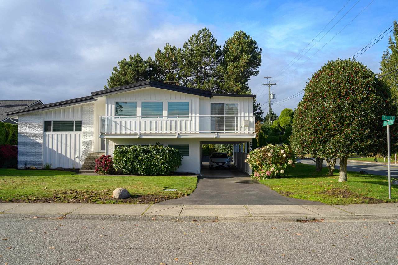 395 52 Street - Photo 1