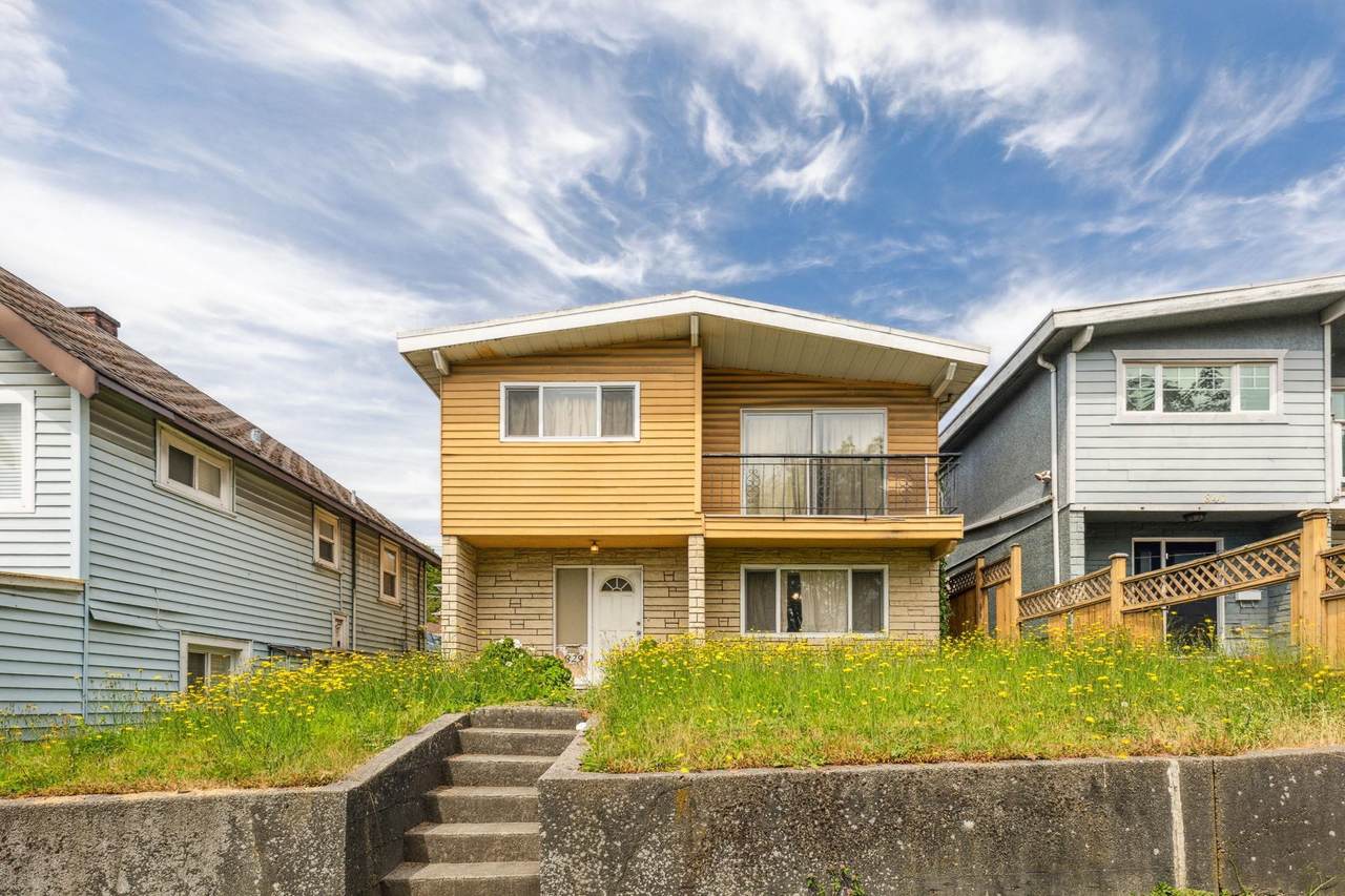 829 Marine Drive - Photo 1