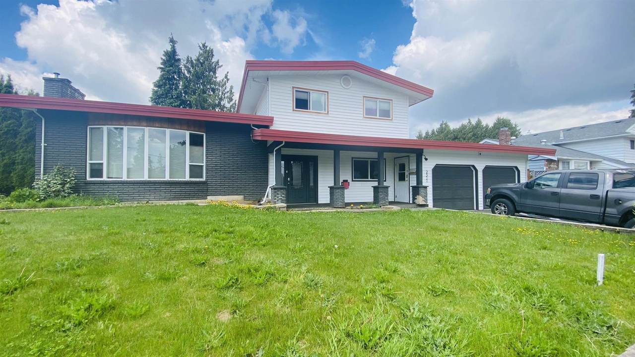 2577 Sunnyside Crescent - Photo 1