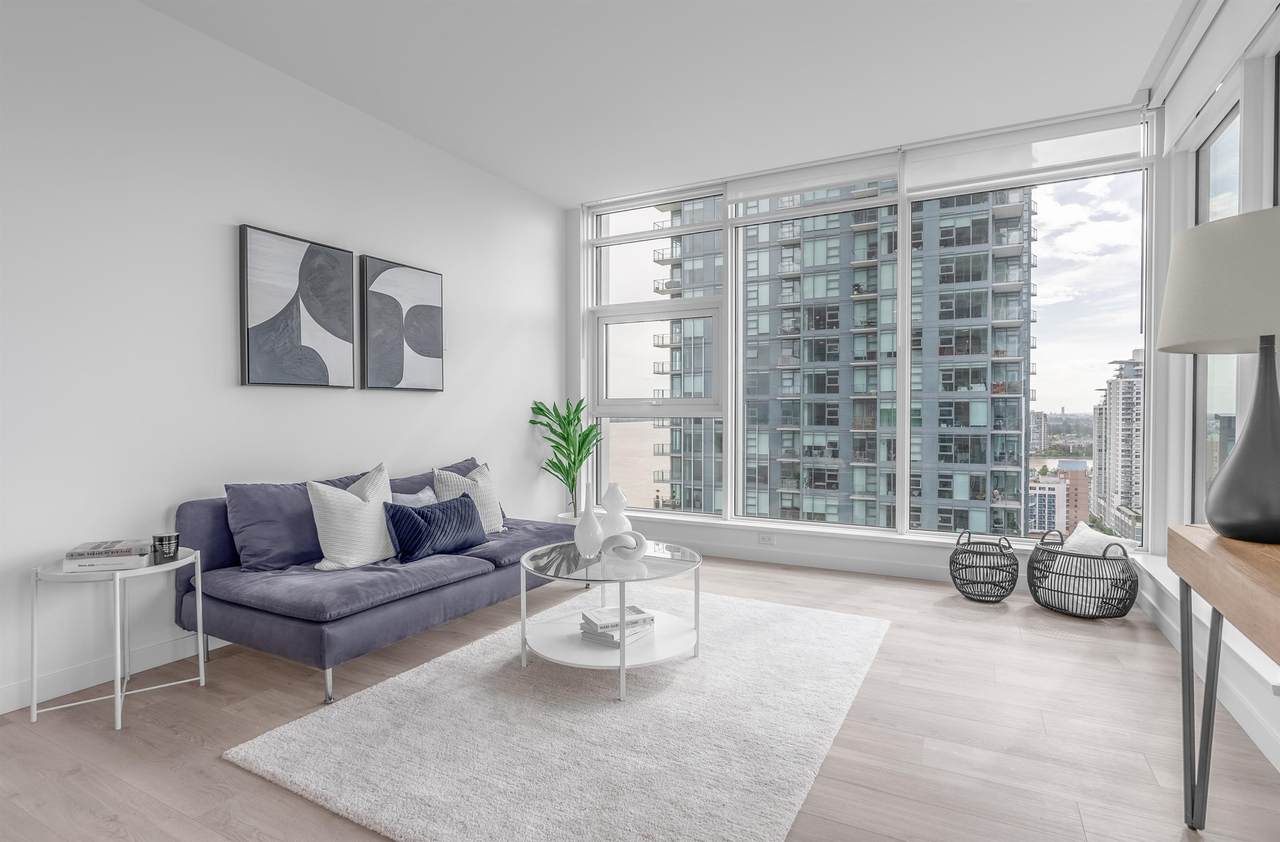 660 Quayside Drive - Photo 1