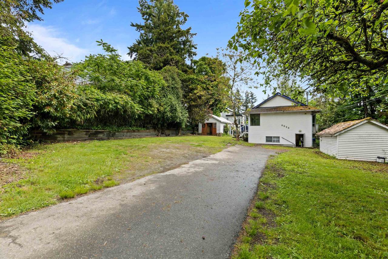 6828 144 Street - Photo 1