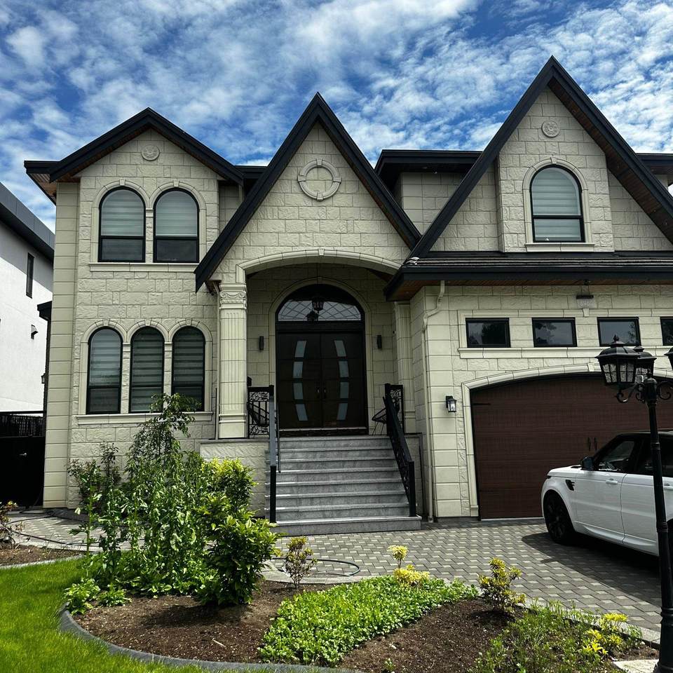 8960 150A Street - Photo 1