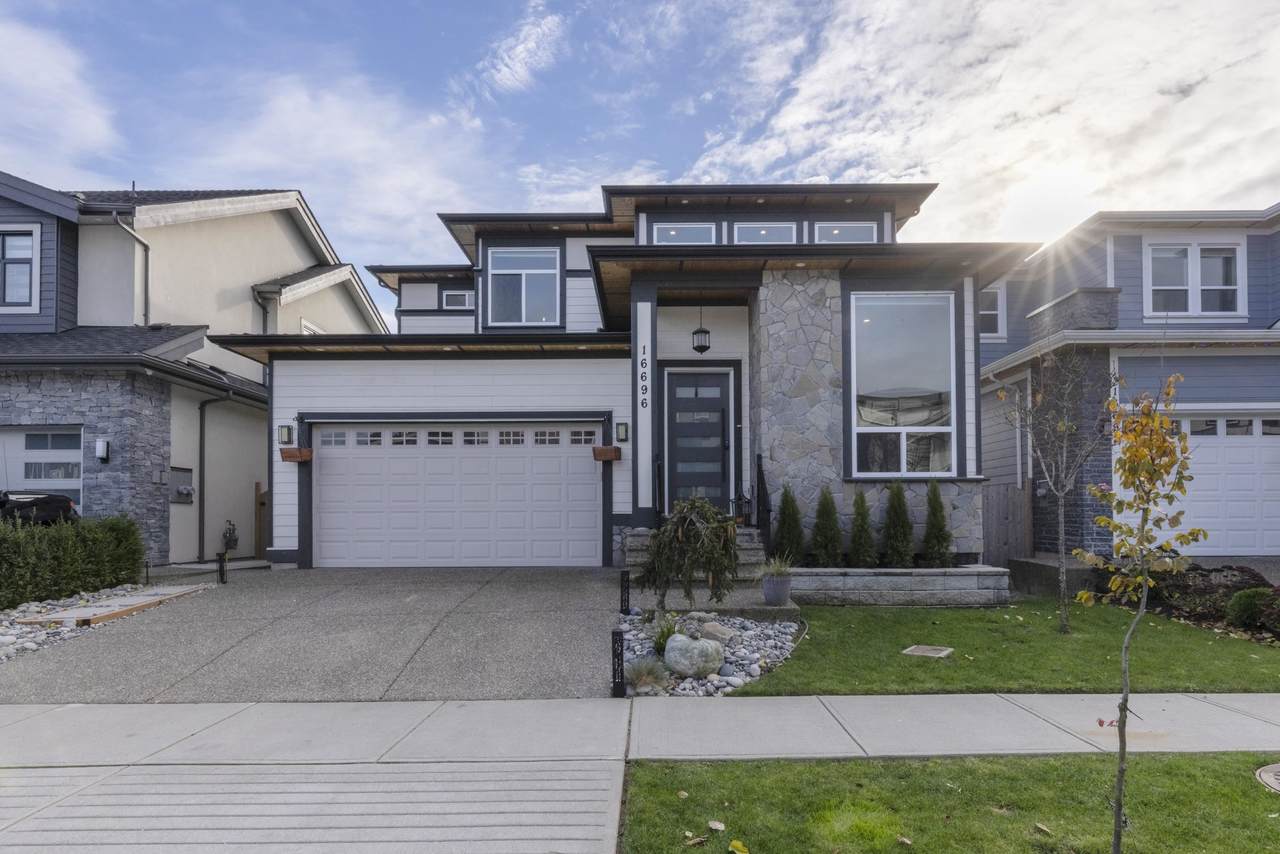 16696 18 Avenue - Photo 1