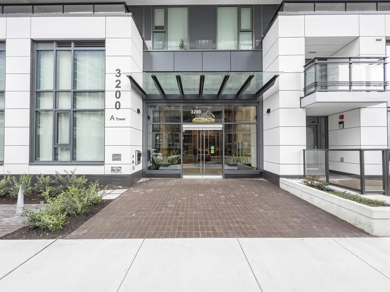 3200 Corvette Way - Photo 1