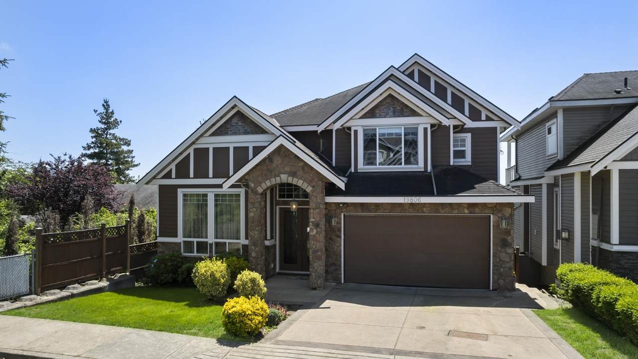 19806 68B Avenue - Photo 1