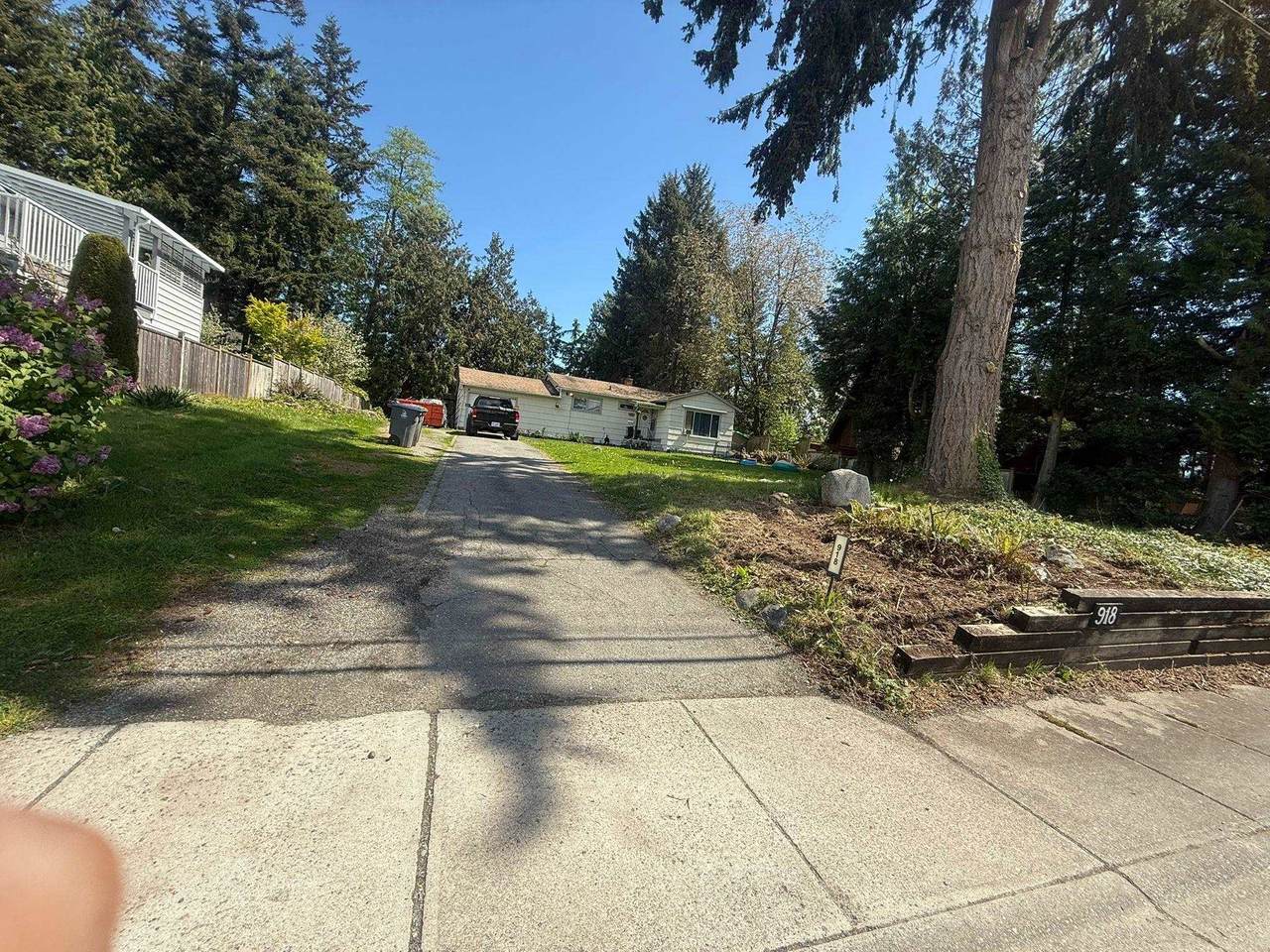918 164 Street - Photo 1