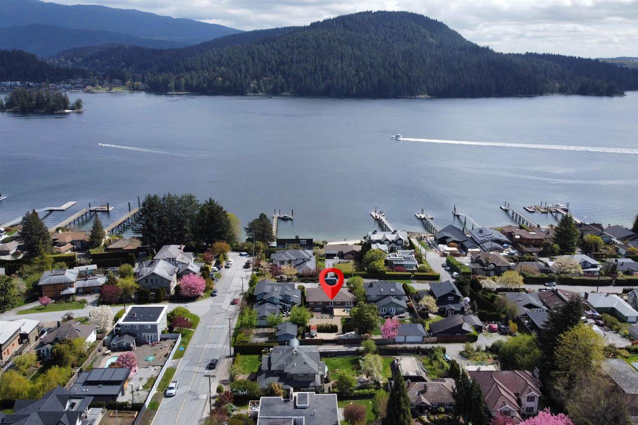463 Beachview Drive - Photo 1