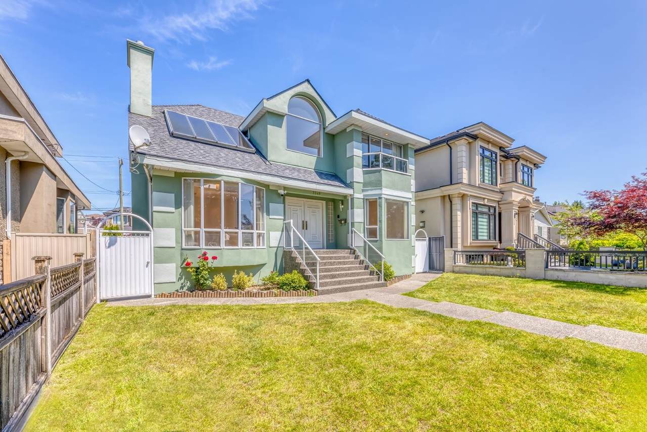 2249 Fraserview Drive - Photo 1