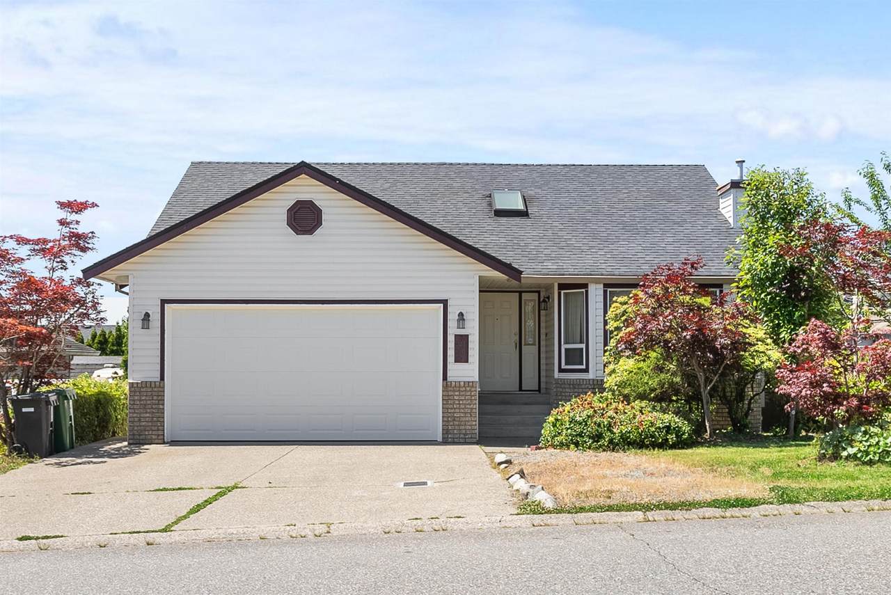 2818 Crossley Drive - Photo 1