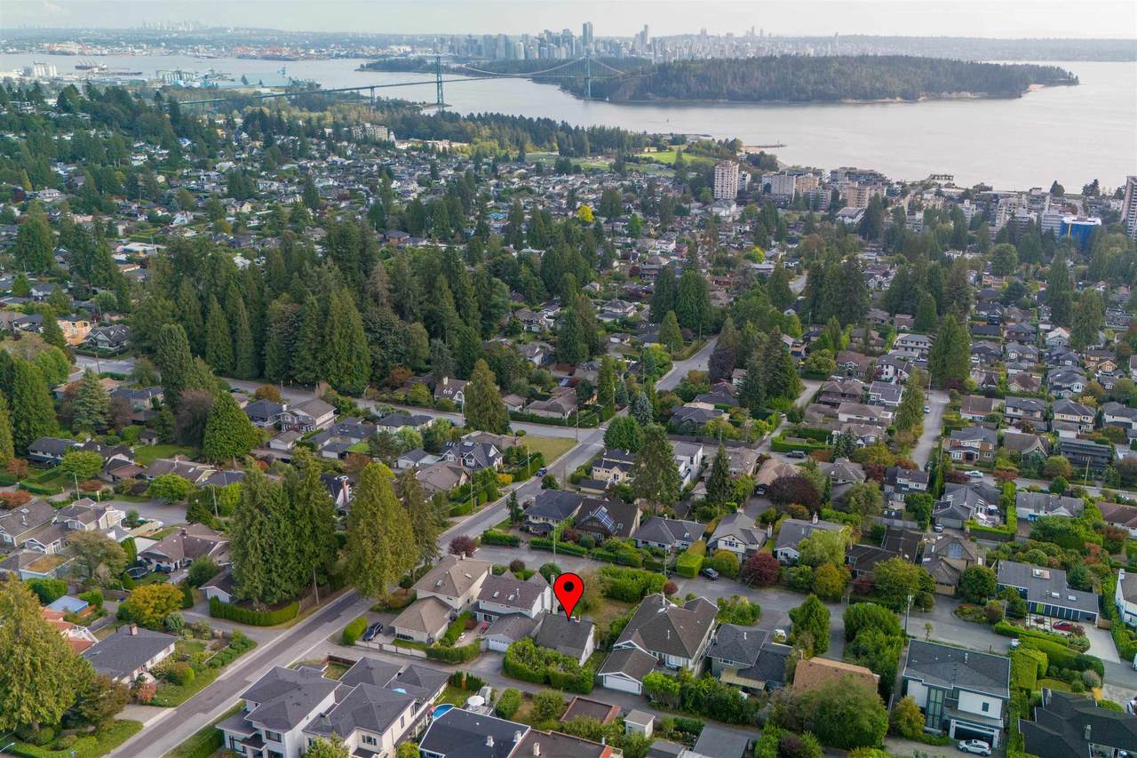 1427 Lawson Avenue - Photo 1