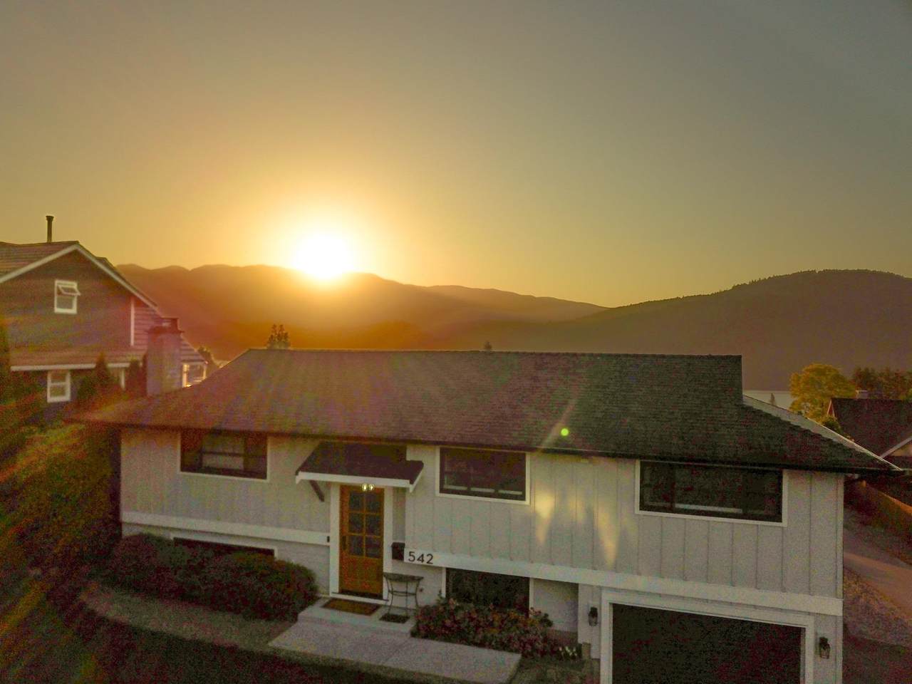 542 Dollarton Highway - Photo 1